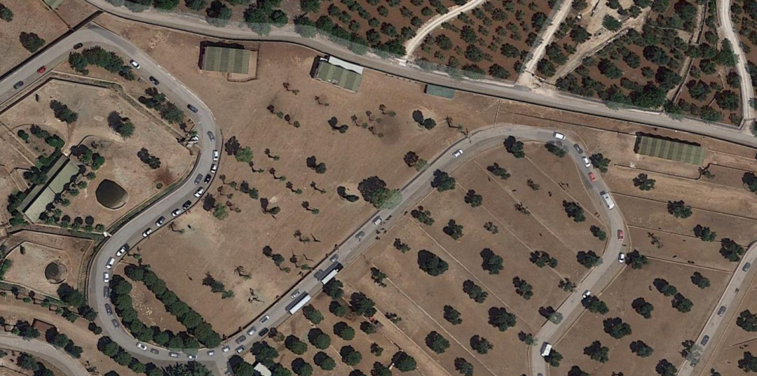 Cars in a row seen on google maps